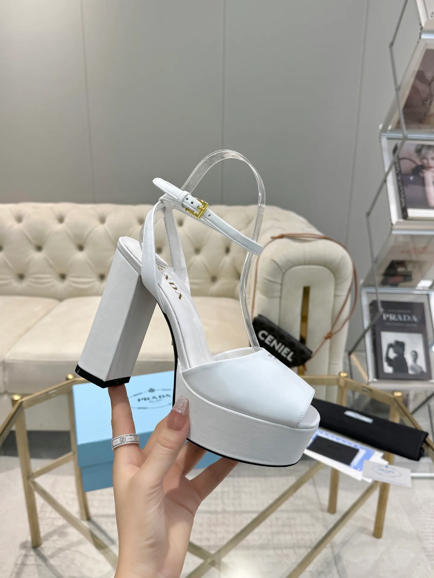 👟👟Ex-factory price 600👟👟 (imitation leather bottom-20) New arrival 👉Ready stock👈Remove the original board and make a 1:1 replica‼ ️The highest version ✅ Prada's early spring catwalk hot style 😘The latest spring style thick square toe water platform series (genuine leather outsole), (simulated leather sole) goddess must-have for super beautiful feet 👉The upper is made of imported original calfskin, soft and textured, lining + foot pads, imported sheepskin lining, breathable and comfortable, private model water platform, heel, water platform 3.5M, heel height 12M Code number 35M-39M (34 40 41 42 43 is custom-made and cannot be returned or exchanged)